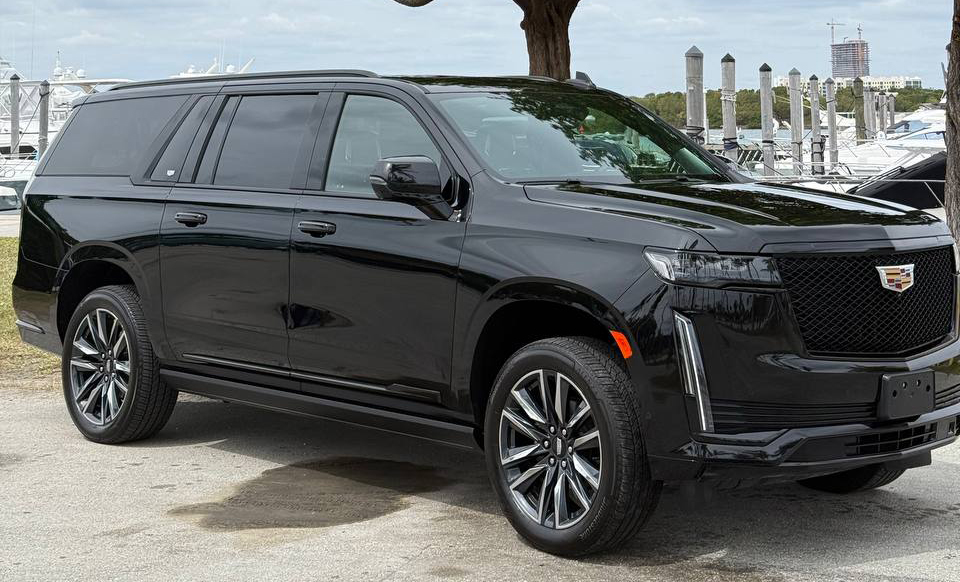 chauffeur car rental in Miami