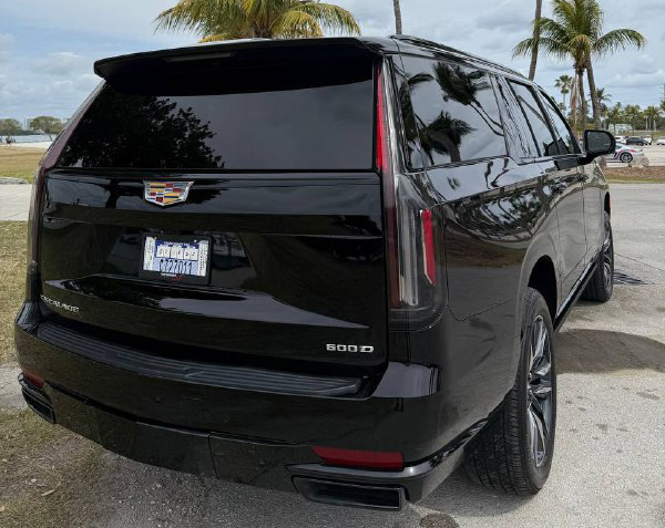 chauffeur car rental in Miami