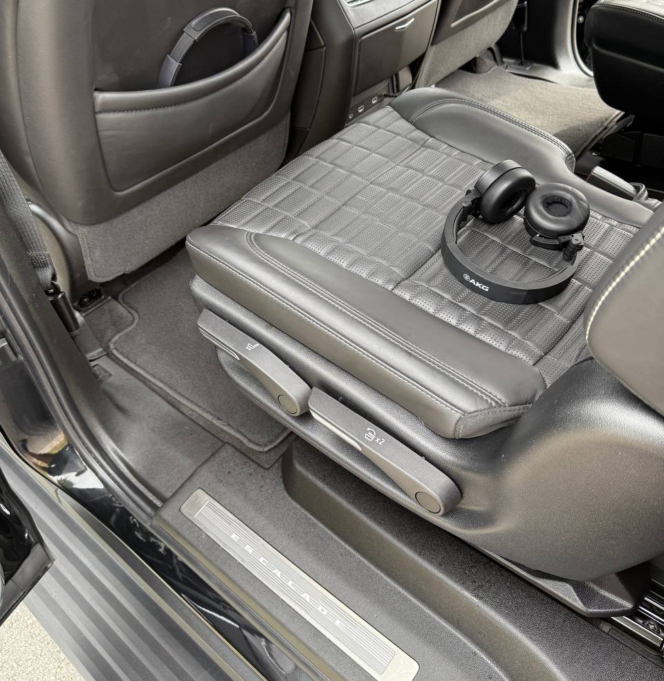 chauffeur car rental in Miami